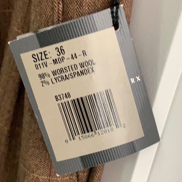 NWT! Hart, Schaffner and Marx Men’s Pleated Pants. Size 36. - Picture 6 of 8